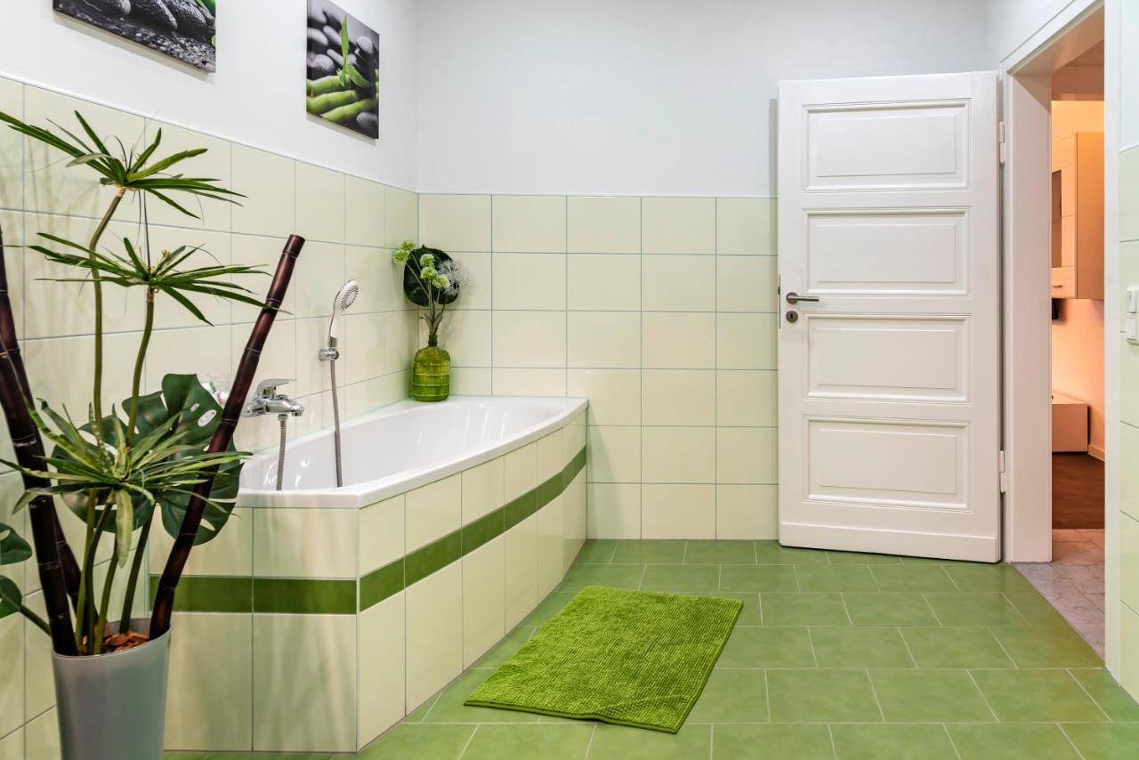 Komfortable Ferienwohnung In Halle Хале Екстериор снимка