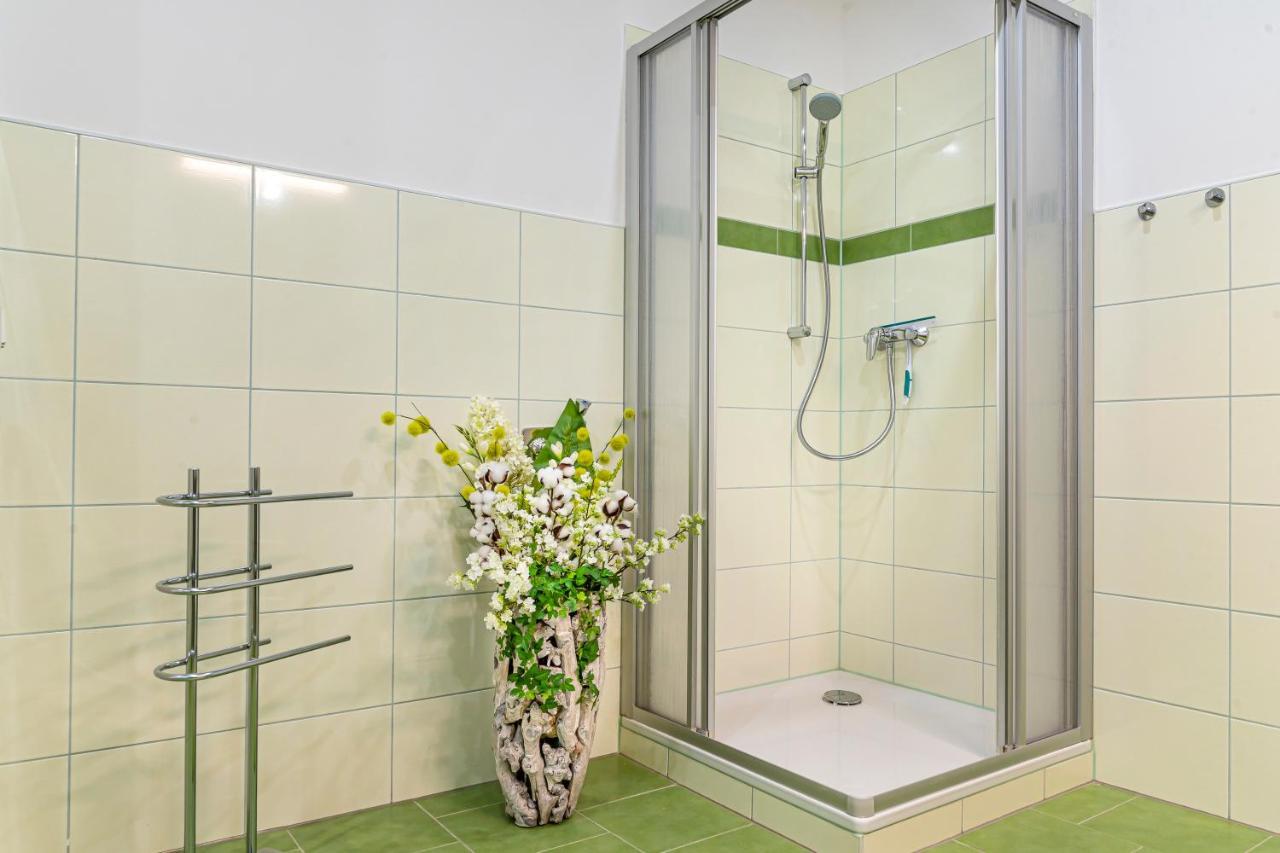 Komfortable Ferienwohnung In Halle Хале Екстериор снимка