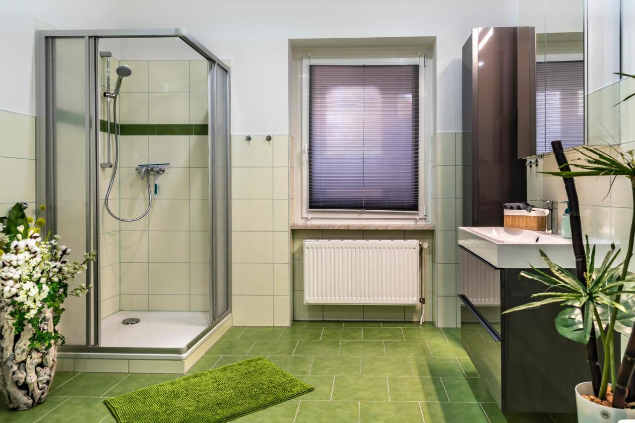 Komfortable Ferienwohnung In Halle Хале Екстериор снимка